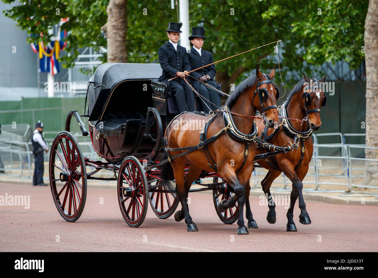 Eine leere Kutschenprozession bei den Trooping the Color Probesals, The Mall, London England, Vereinigtes Königreich Samstag, 21. Mai, 2022. Stockfoto