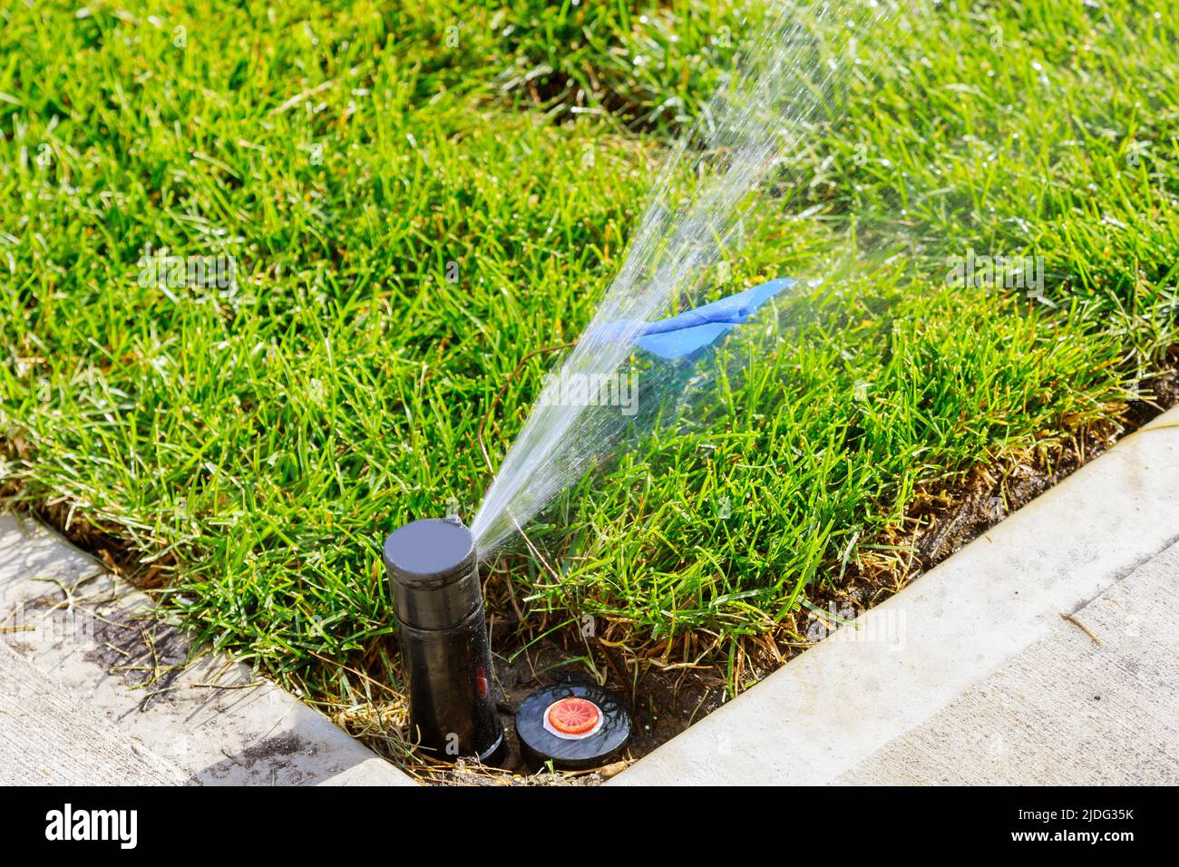 Automatische sprinkleranlage Fotos und Bildmaterial in hoher