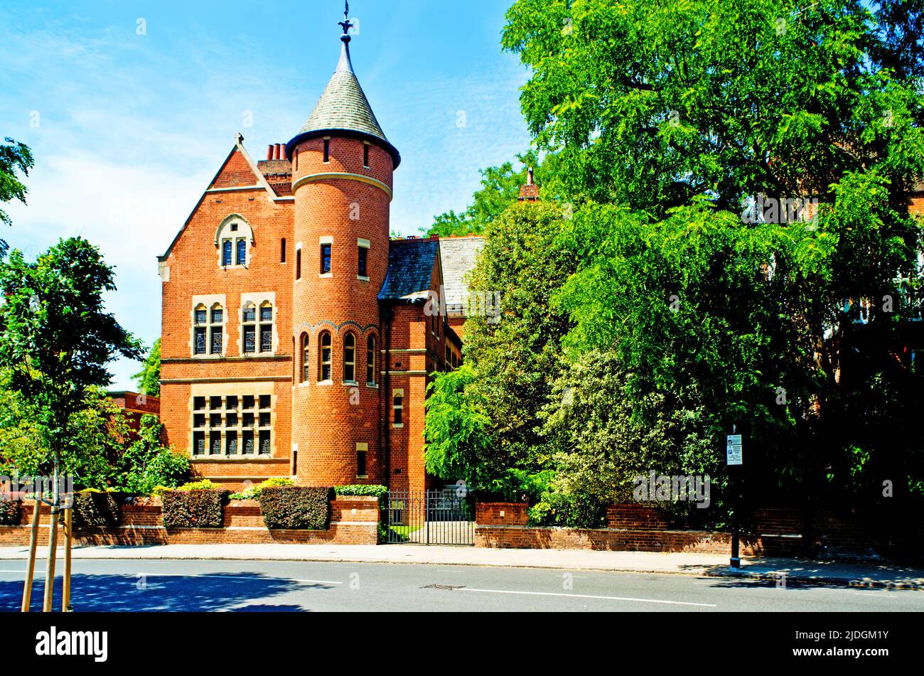 Tower House, Melbury Road, Holland Park, entworfen und gebaut von William Burgess im Jahr 18c im Besitz von LED Zeppelin Gitarrist Jimmy Page, London, England Stockfoto