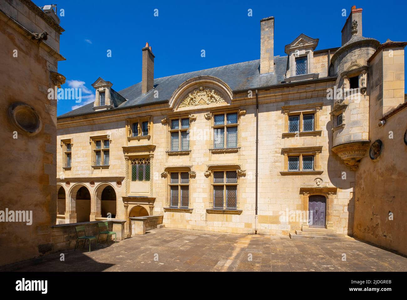 Hotel Lalleman, erbaut 1495-1500, Juwel der französischen Renaissance. Altstadt von Bourges. Departement Cher, Centre-Val de Loire, Frankreich. Stockfoto