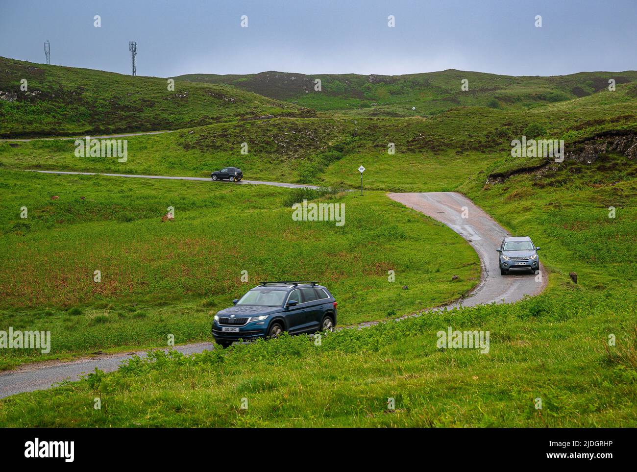 Isle of Mull, Schottland – Ein Stau auf den einspurigen Straßen, die den Großteil der Insel beherrschen Stockfoto