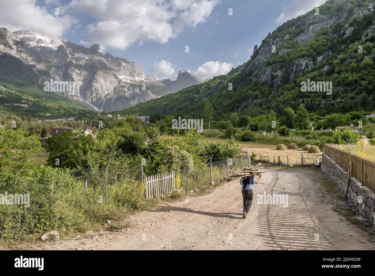 Theth Dorf in Prokletije Gebirge, Albanien. Stockfoto