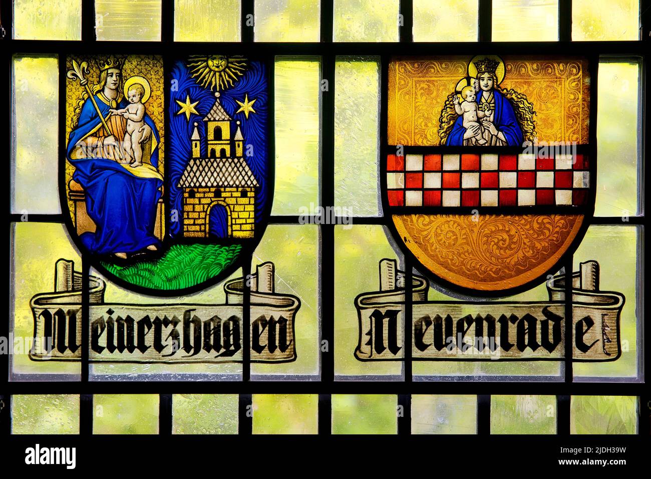 Historische Wappenglasscheiben von Meinerzhagen und Neuenrade, Deutschland, Nordrhein-Westfalen Stockfoto