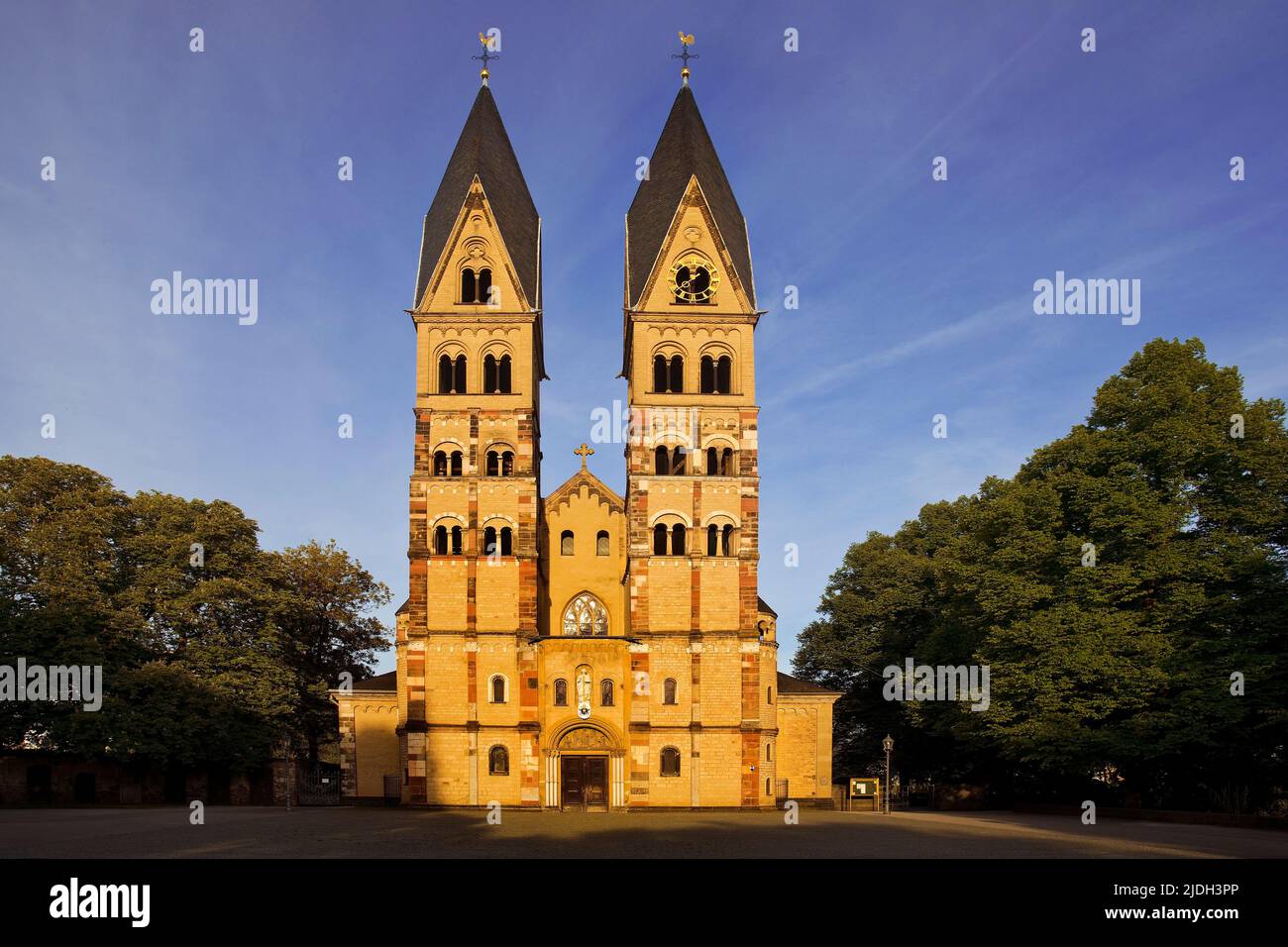Westliche Verkleidung der Basilika St. Castor, Deutschland, Rheinland-Pfalz, Koblenz Stockfoto