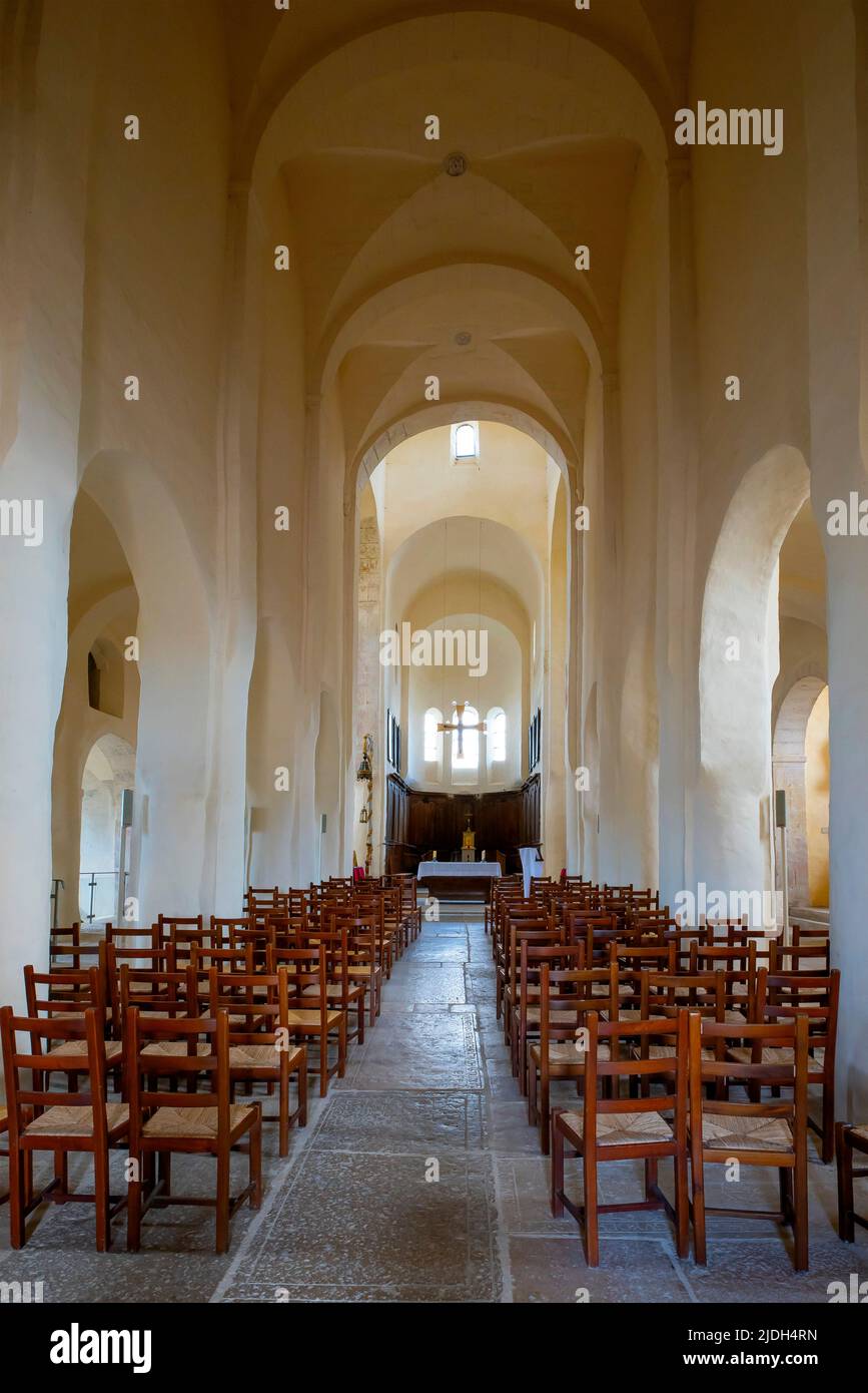 Im Inneren der Kirche von Saint Vorles. Die alte kleine Stadt Châtillon-sur-seine liegt in der Region Burgund in Frankreich. Stockfoto