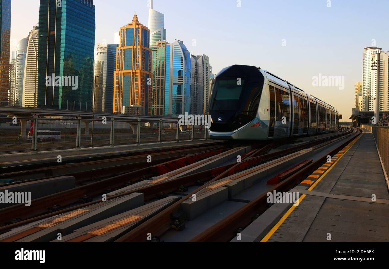Dubai, UBahn, Metro, Tram, Wolkenkratzer, moderne Architektur