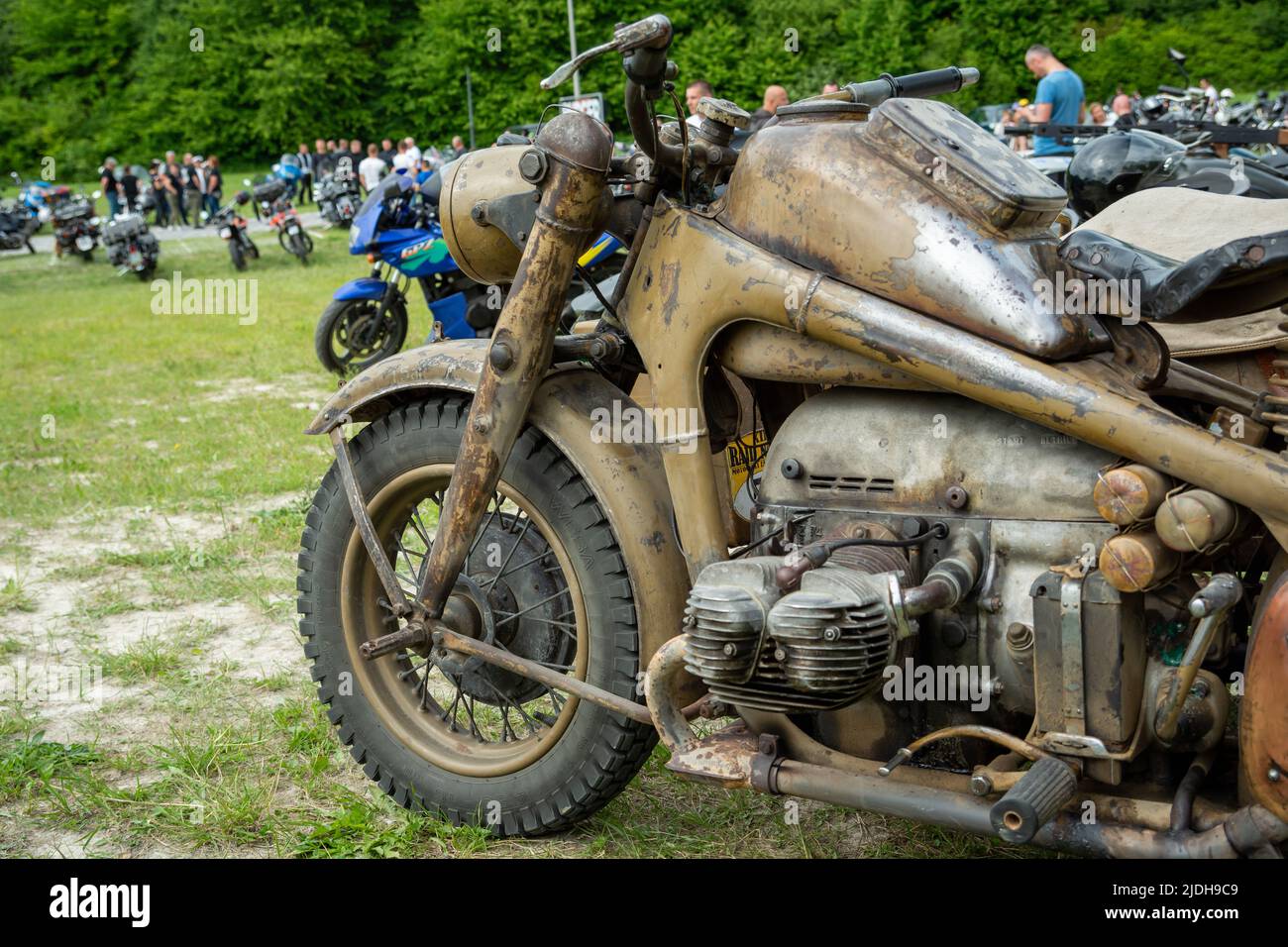 Chelm, Lubelskie, Polen - 18. Juni 2022: Rallye der Motorradfahrer in Chelm auf der MotoKropla 2022, Motorrad-Ausstellung Stockfoto