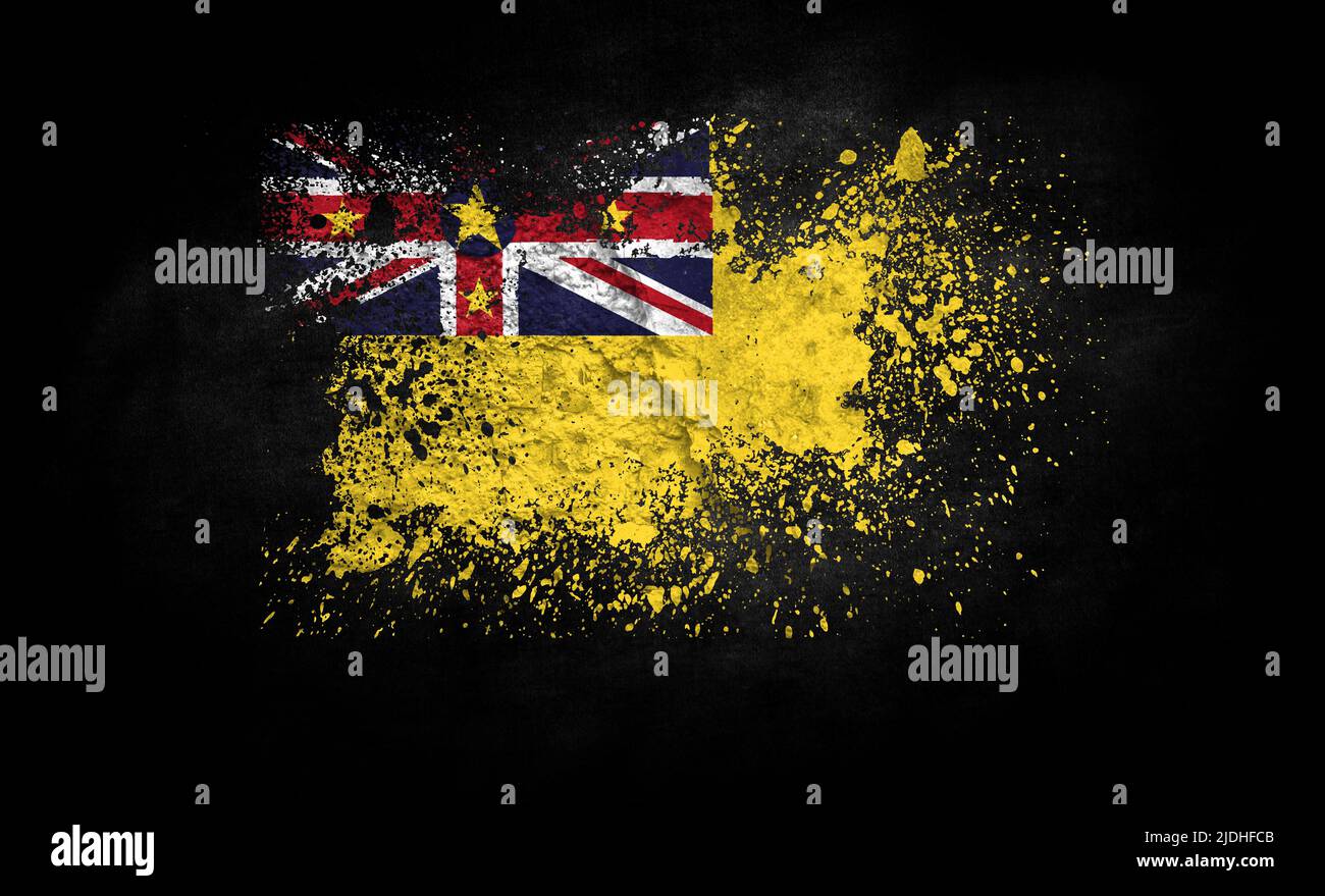 Pinsel gemalte Flagge von Niue isoliert auf schwarzem Hintergrund Stockfoto