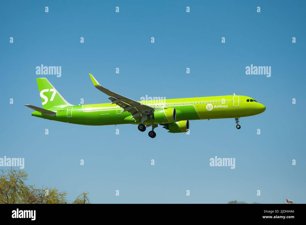 Sotschi, Russland - 22. April 2022: Airline S7, Airbus A321-271NX Stockfoto