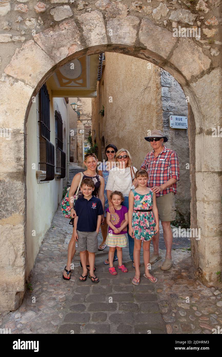 Drei Generationen von Familien im Urlaub in Seillans Stockfoto