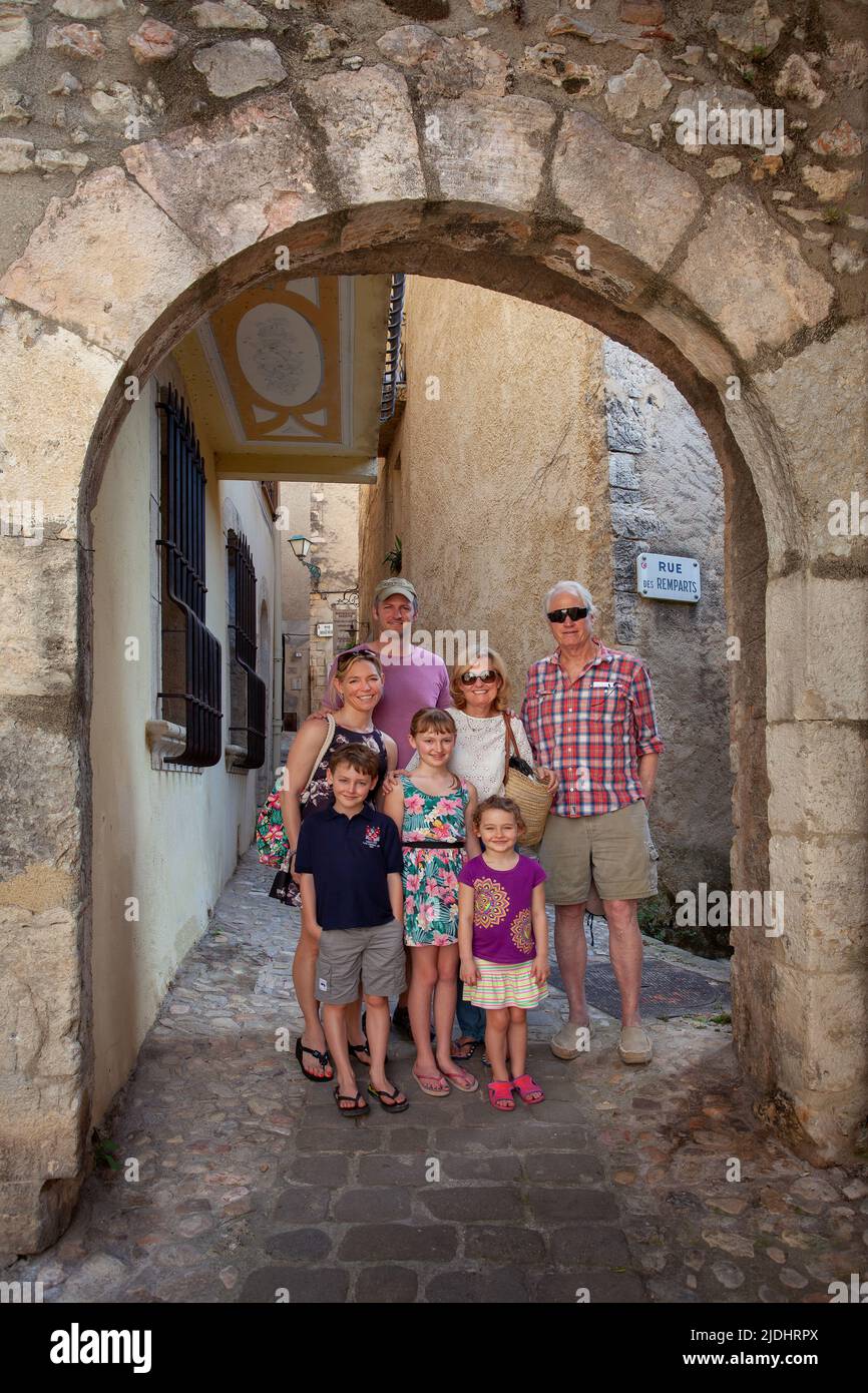 Drei Generationen von Familien im Urlaub in Seillans Stockfoto