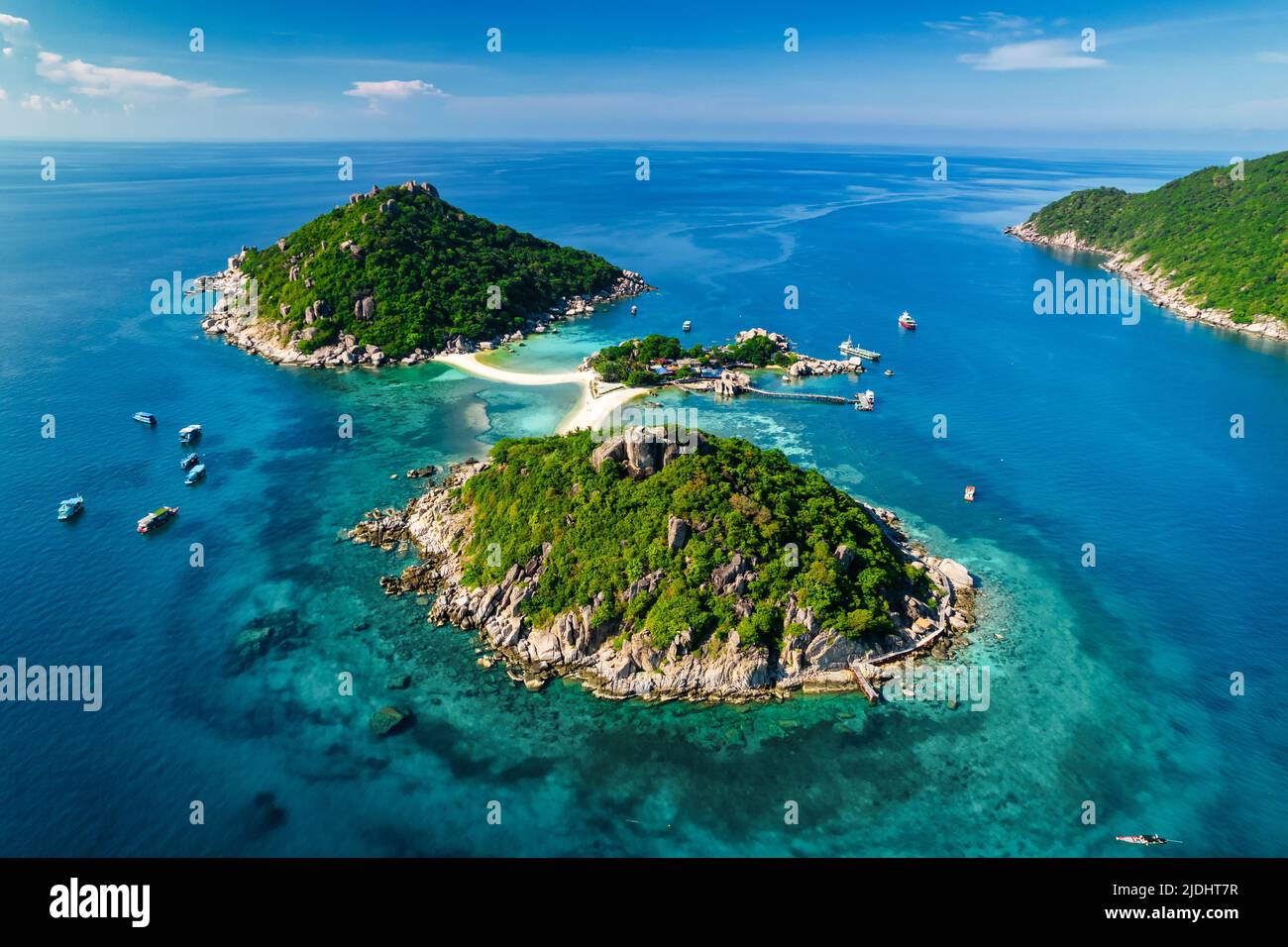 Luftaufnahme der idyllischen tropischen Insel Koh Nang Yuan und ihrem berühmten Aussichtspunkt, Thailand Stockfoto