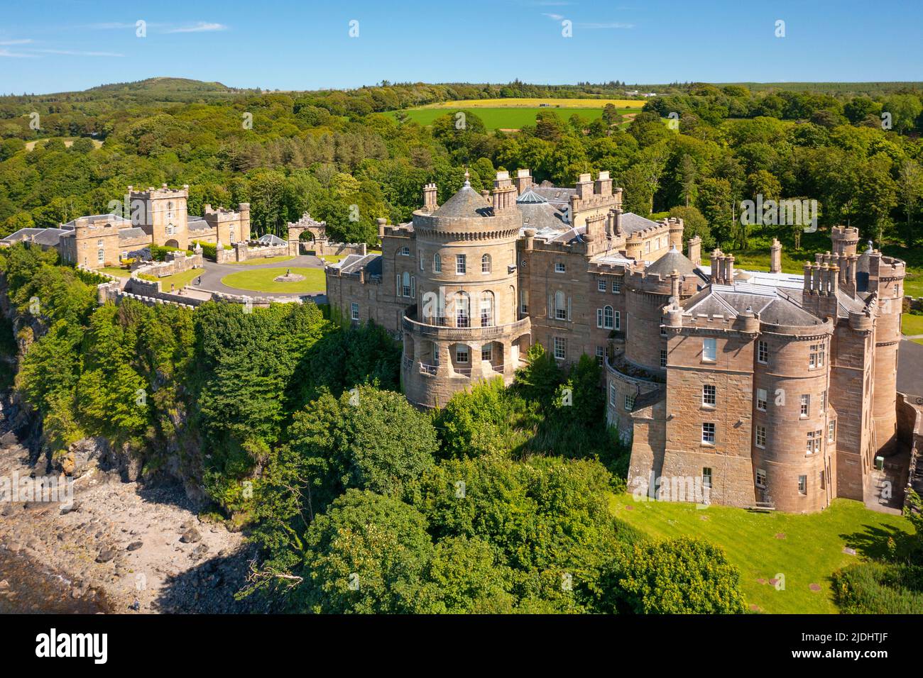 Luftaufnahme von der Drohne von Culzean Castle in Ayrshire, Schottland, Großbritannien Stockfoto