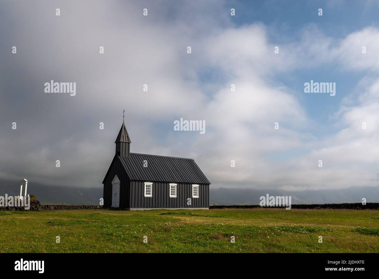 Schwarze Kirche von Budir auf der Halbinsel Snaefellsnes, Island Stockfoto