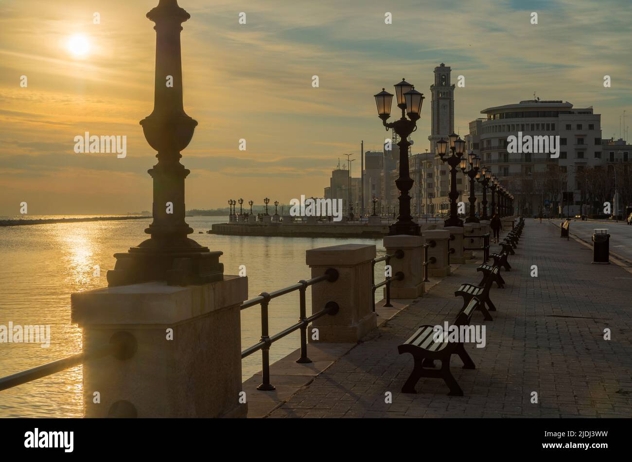 Bari - die Promenade am Morgen. Stockfoto