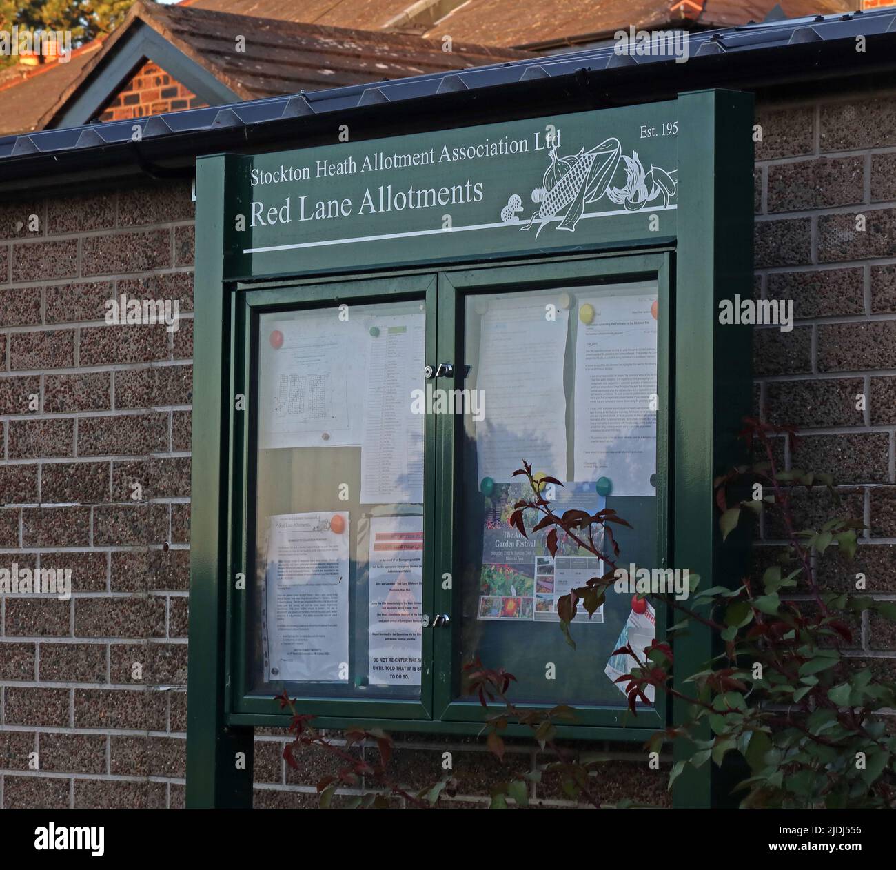 Stockton Heath Allotment Association Ltd - Red Lane Allotments, Warrington, Cheshire, England, Vereinigtes Königreich, WA4 5AD – Green Notiztafel Stockfoto