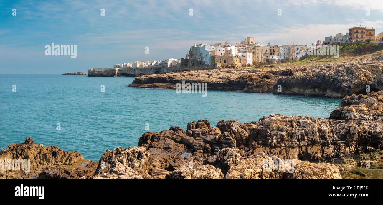Polignano a Mare - die Stadt über den Lifs. Stockfoto