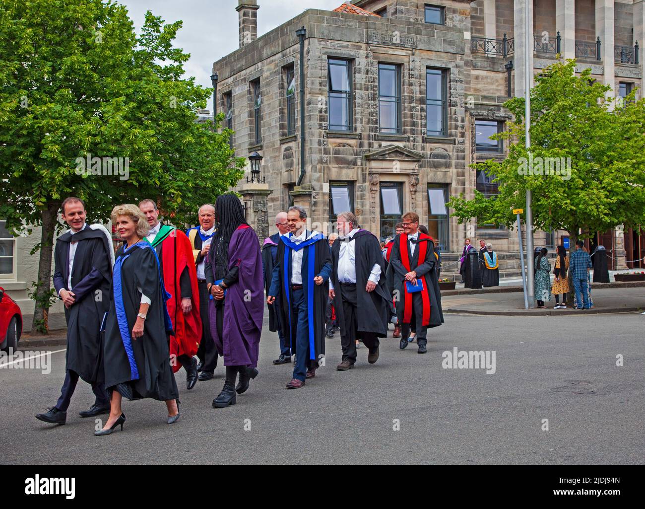 St Andrews, Fife Scotland, Großbritannien. 21.06.2022. Prozession der Abschlussfeier der Universität durch die Altstadt. Quelle: Arch White/alamy Live News. Stockfoto