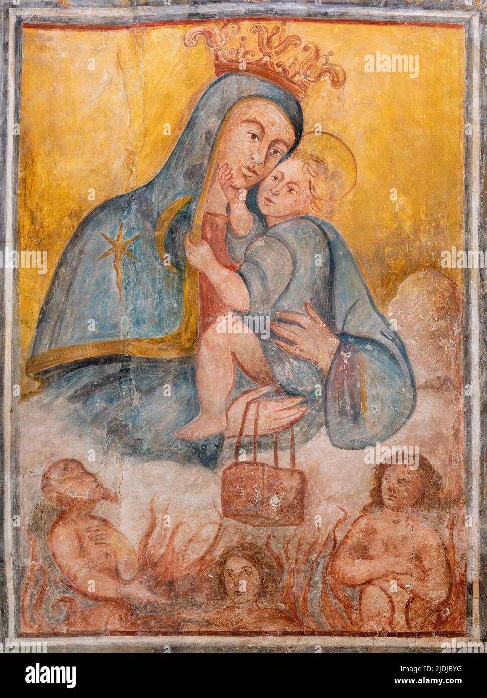 MIERA, ITALIEN - 8. MÄRZ 2022: Das Fresko der Madonna in der Kirche Chiesa di San Pietro Caveoso von einem unbekannten Künstler aus dem 15. Jh. Stockfoto