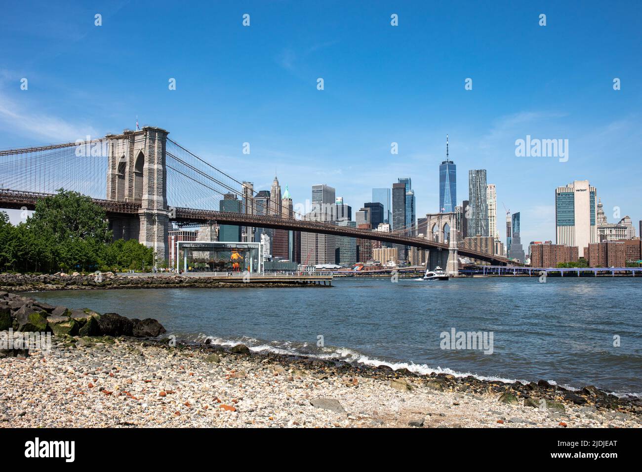 Brooklyn Bridge Park Pebble Beach in New York City, Vereinigte Staaten von Amerika Stockfoto