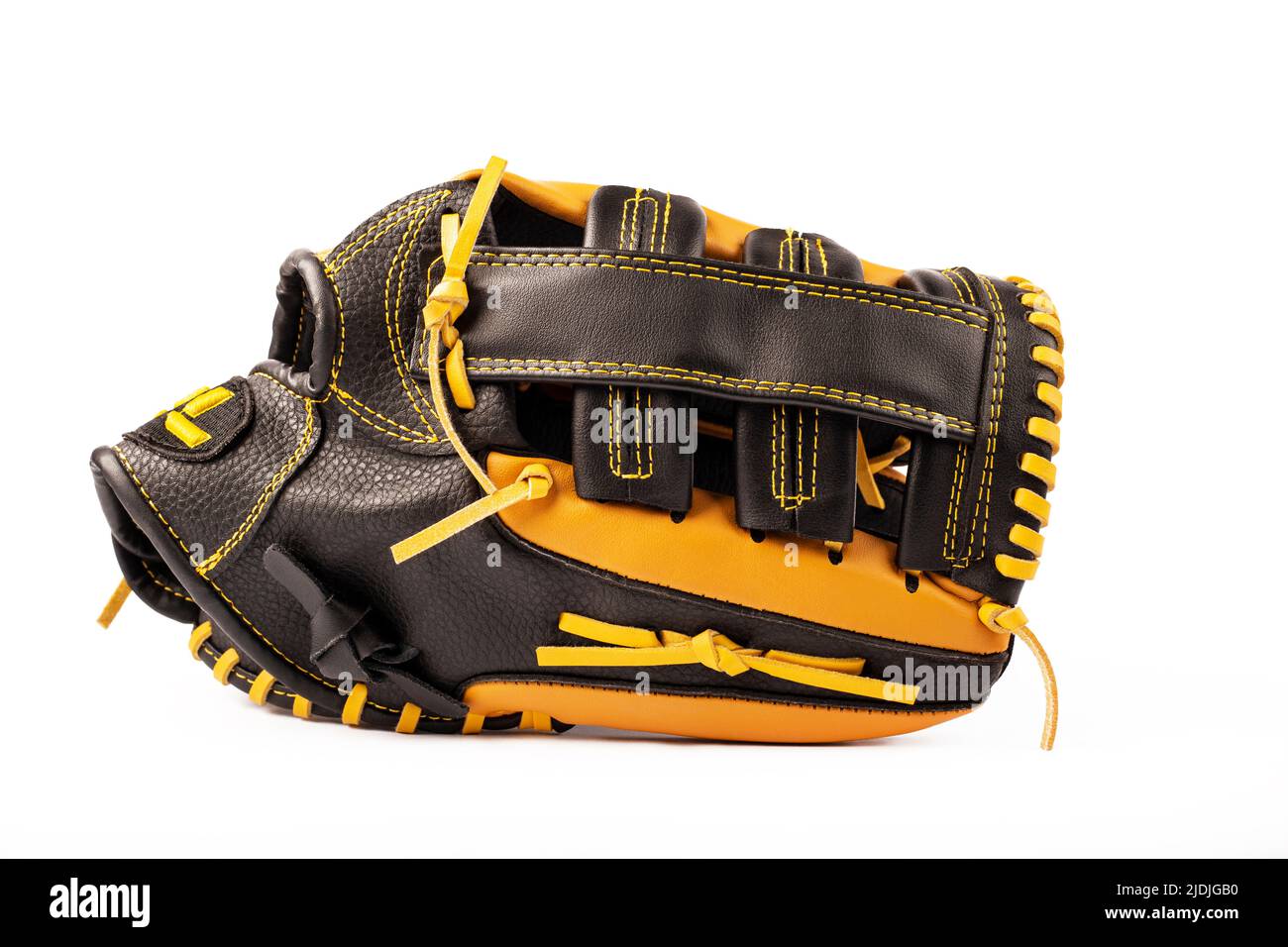 Schwarz-gelber Baseballhandschuh isoliert auf weißem Hintergrund Stockfoto