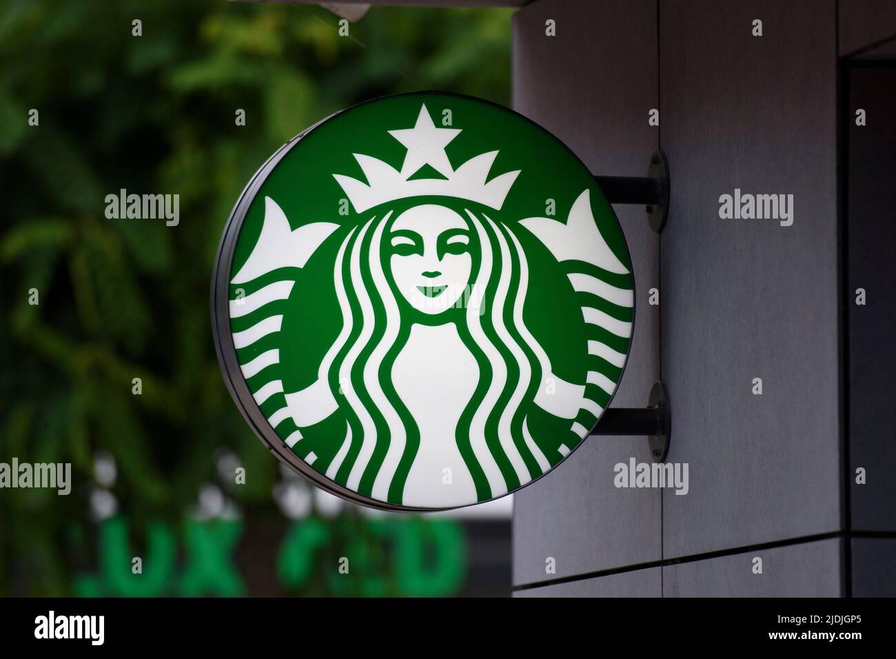 Warschau, Warschau, Polen. 21.. Juni 2022. Am 21. Juni 2022 in Warschau, Polen, ist ein Starbucks Coffee Shop Logo abgebildet. (Bild: © Aleksander Kalka/ZUMA Press Wire) Stockfoto