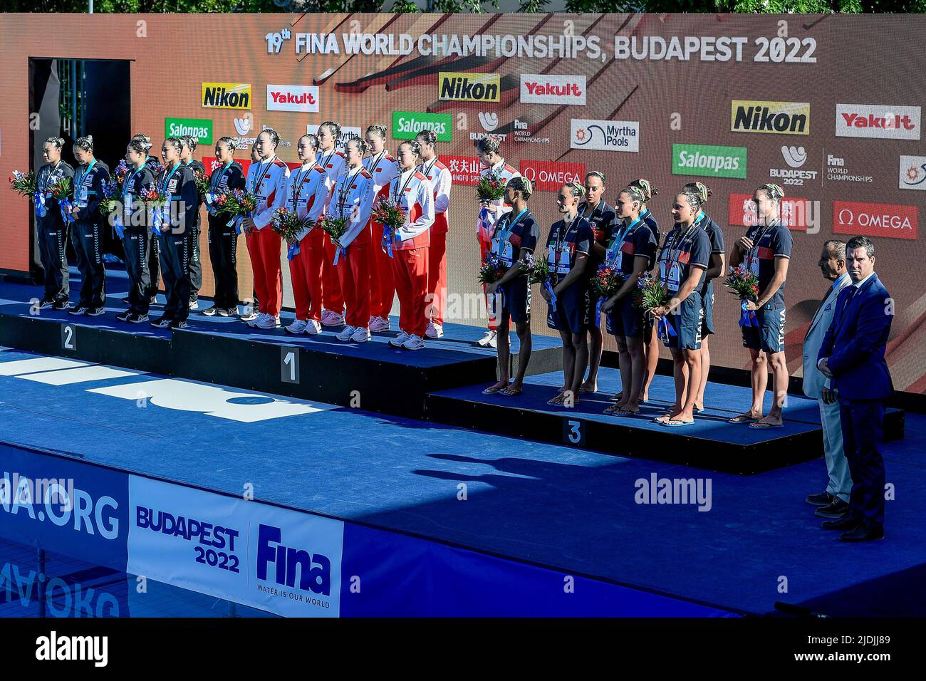 Budapest, Ungarn. 21.. Juni 2022. Team China CHN Goldmedaille, Team Japan JPN Silbermedaille, Team Italien ITA BronzemedaillenTeam Technisches Finale künstlerische Schwimm-FINA 19. World Championships Budapest 2022 Budapest, Alfred Hajos Complex 21/06/22 Foto Andrea Masini/Deepbluemedia/Insidefoto Kredit: Insidefoto srl/Alamy Live News Stockfoto