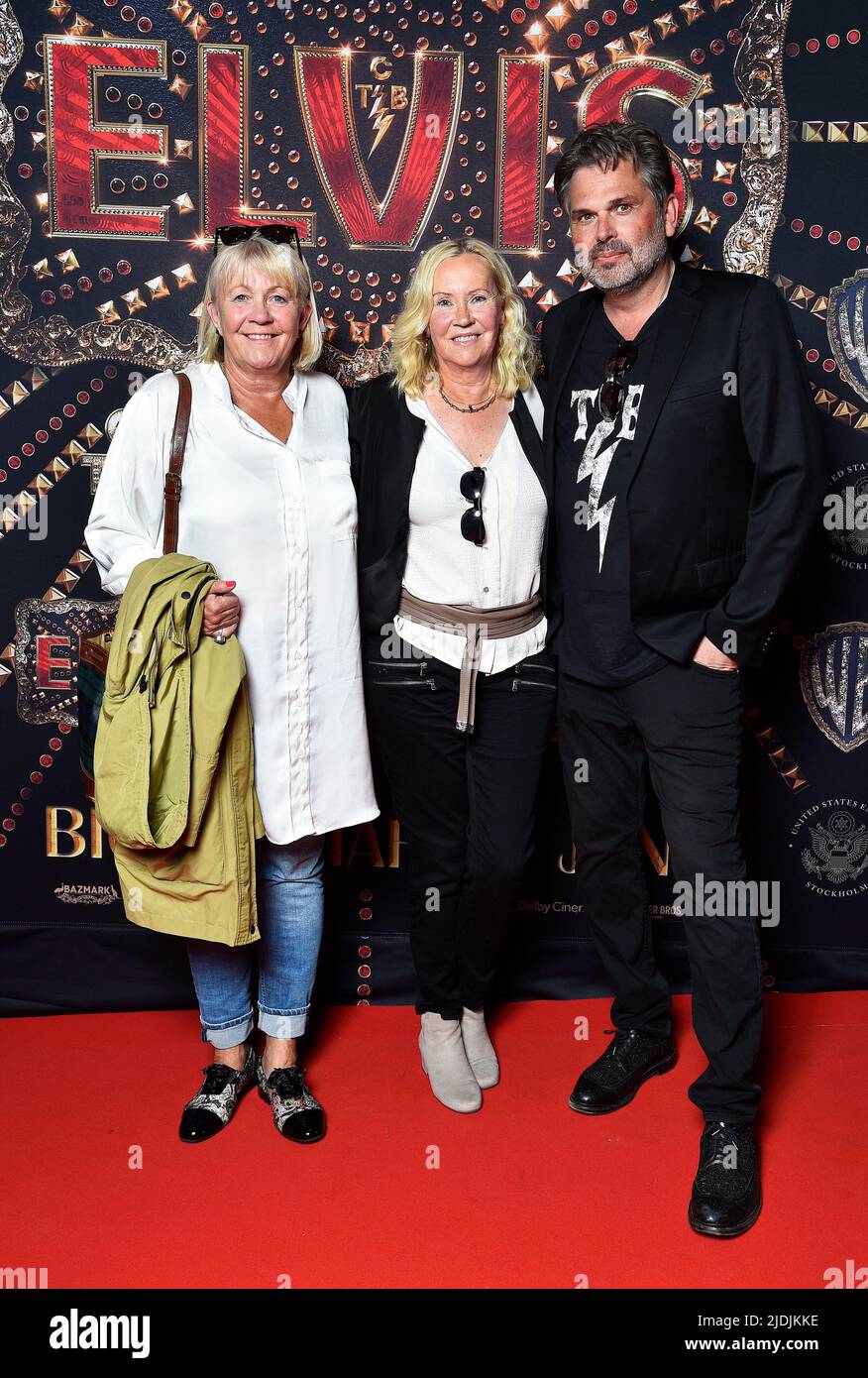 STOCKHOLM 2022-06-21Ingmarie Halling, Agnetha Faltskog, ABBA Agnetha und Max Lagerback bei der schwedischen Premiere des Films 'Elvis' in Stockholm am 21. Juni 2022. Foto Karin Tornblom/TT kod 2377 Stockfoto