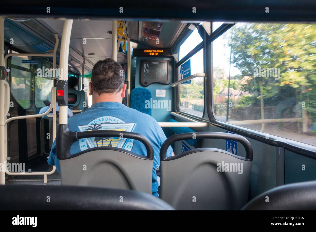 Blick auf den Sitz in einem Londoner Bus Stockfoto