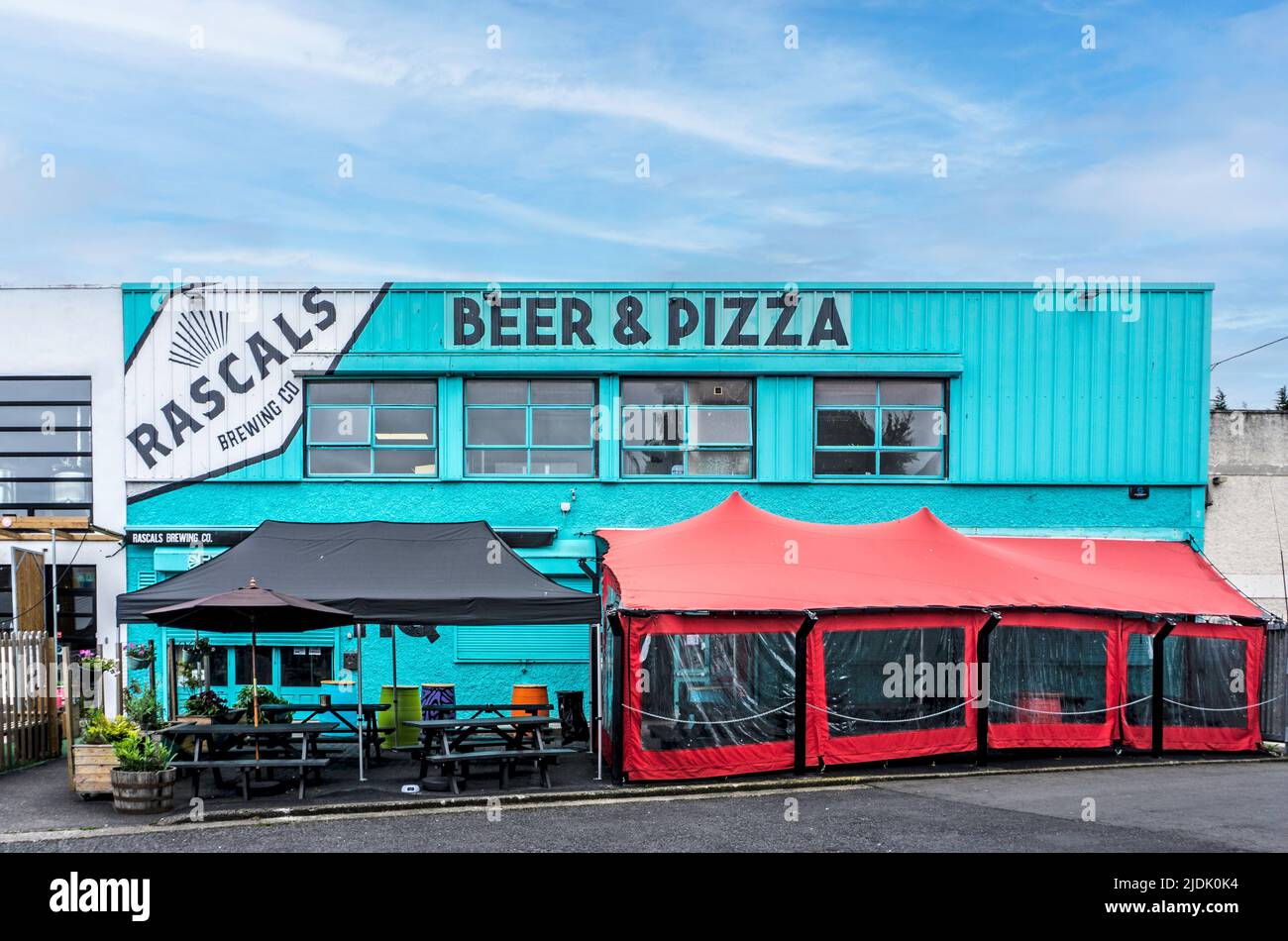 RASCALS BRAUHAUS: BRAUEREI, PIZZERIA, BAR, LIZENZFREI, GOLDENBRIDGE ESTATE, Tyrconnell Road, Inchicore, Dublin, Irland. Stockfoto