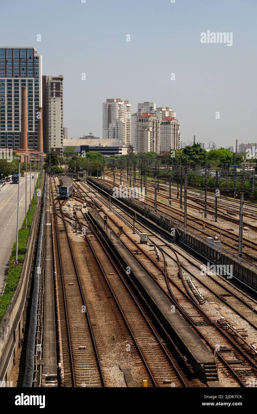 Reversing Headshunt Bereich nach Barra Funda Station, wo Sao Paulo U-Bahn Züge wechseln Gleise und zurück Richtung Corinthians-Itaquera Station. Stockfoto