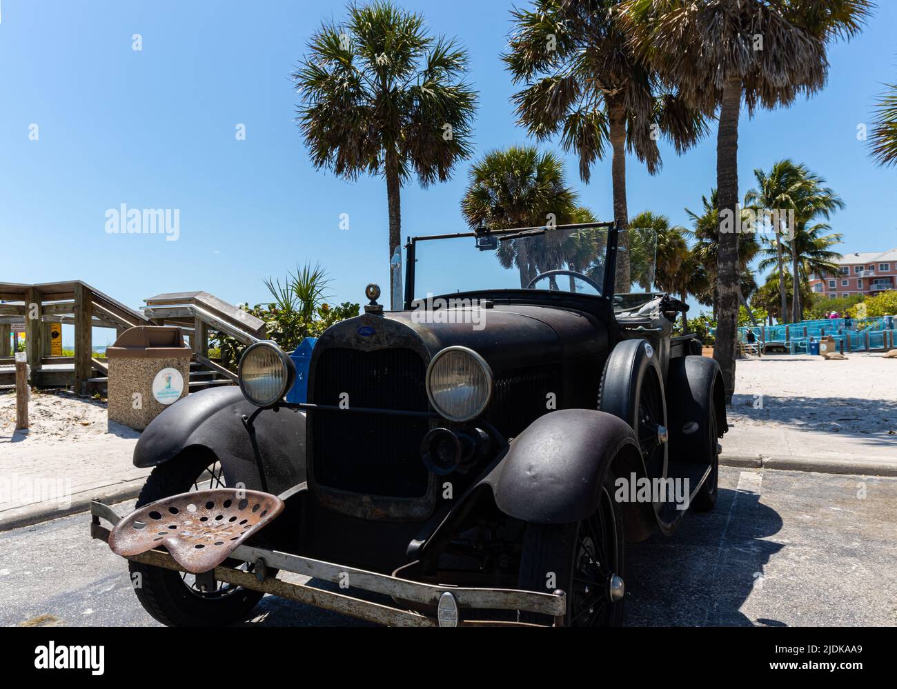 Rusty Old Ford Model A Beach Car, Fort Myers Beach, Florida, USA Stockfoto