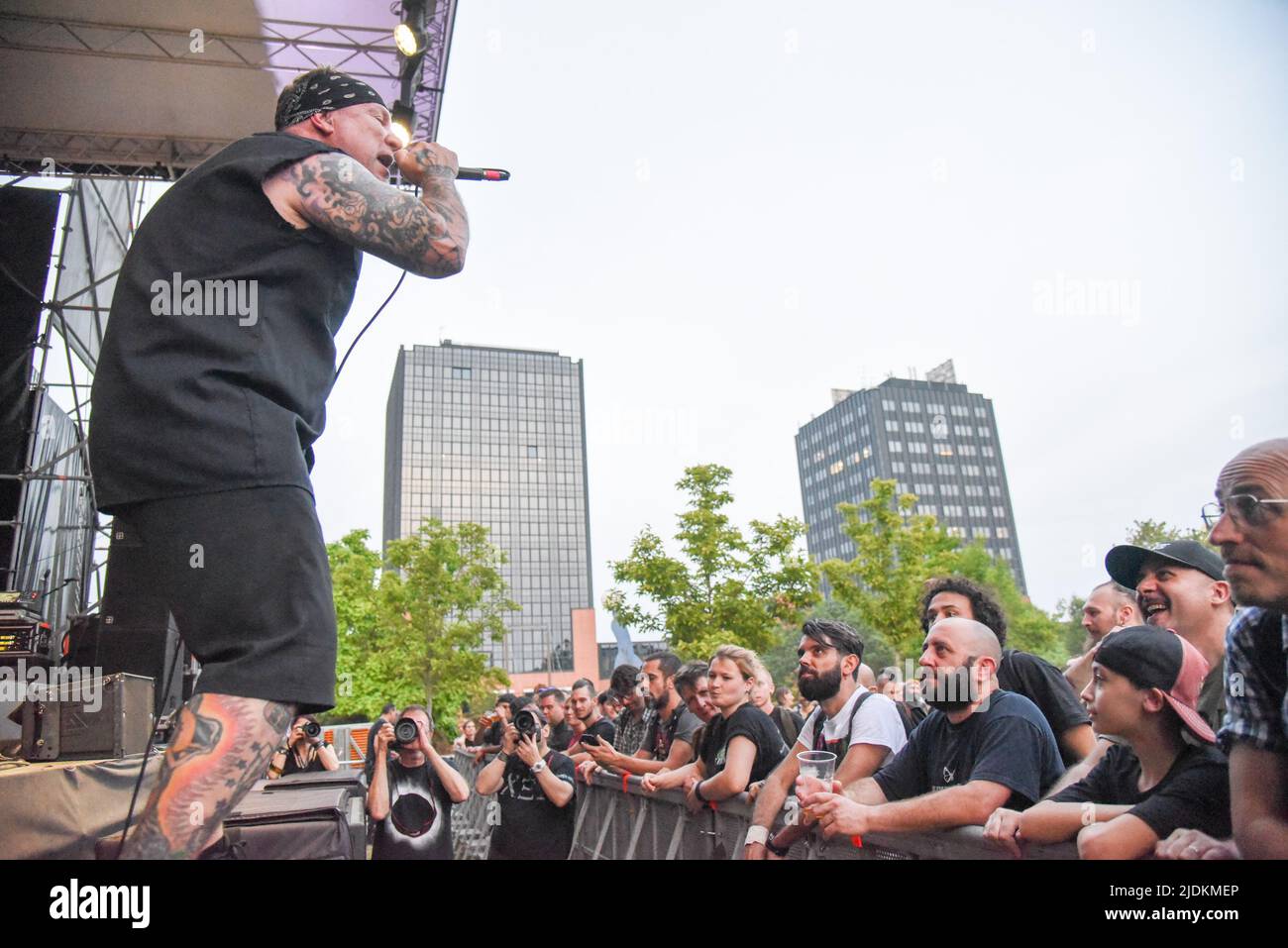 Padua, Italien. 21.. Juni 2022. Agnostic Front - Roger Miret während der Rumjacks und Agnostic Front Eröffnung Bad Religion, Musikkonzert in Padova, Italien, Juni 21 2022 Quelle: Independent Photo Agency/Alamy Live News Stockfoto