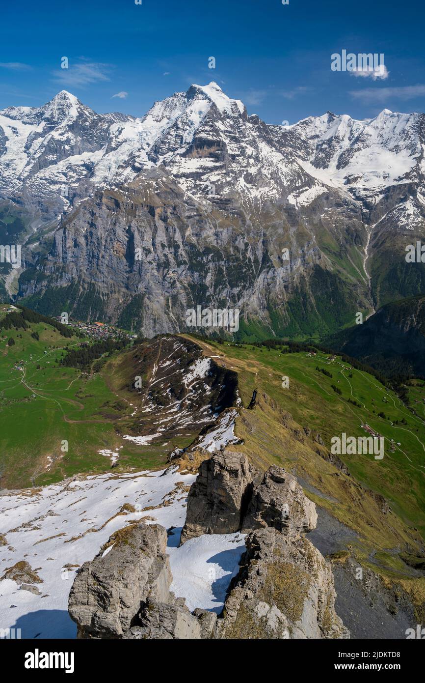 Blick auf einige der höchsten Gipfel der Berner Alpen, Murren, Kanton Bern, Schweiz Stockfoto