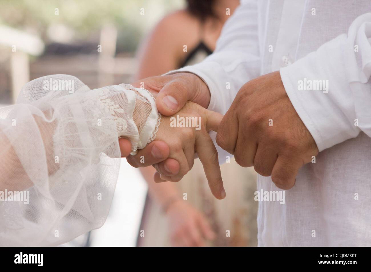 Jüdische Hochzeit das Glas brechen für viel Glück Stockfoto