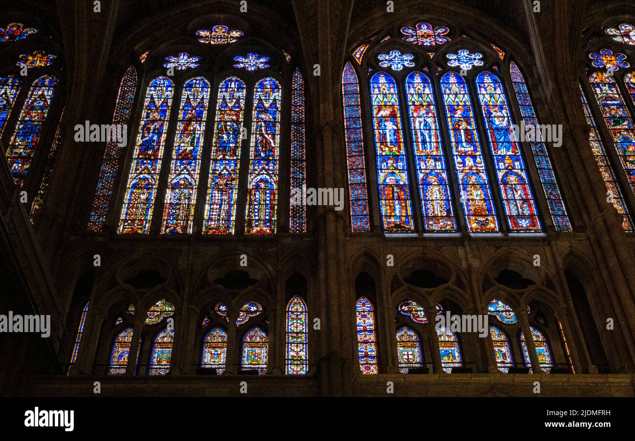 Spanien, Leon, Castilla y Leon. Buntglasfenster in der Kathedrale von Santa Maria. Gotik, 13.. Jahrhundert. Stockfoto