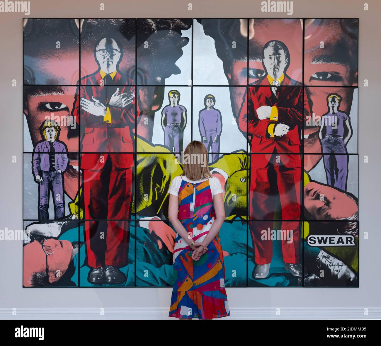 Sotheby’s, London, Großbritannien. 22. Juni 2022. Vorschau auf die Modern & Contemporary Evening Auction am 29. Juni. Bild: Gilbert und George, schwören, 1985, 24 Teile, Schätzung £150.000-200.000. Quelle: Malcolm Park/Alamy Live News Stockfoto