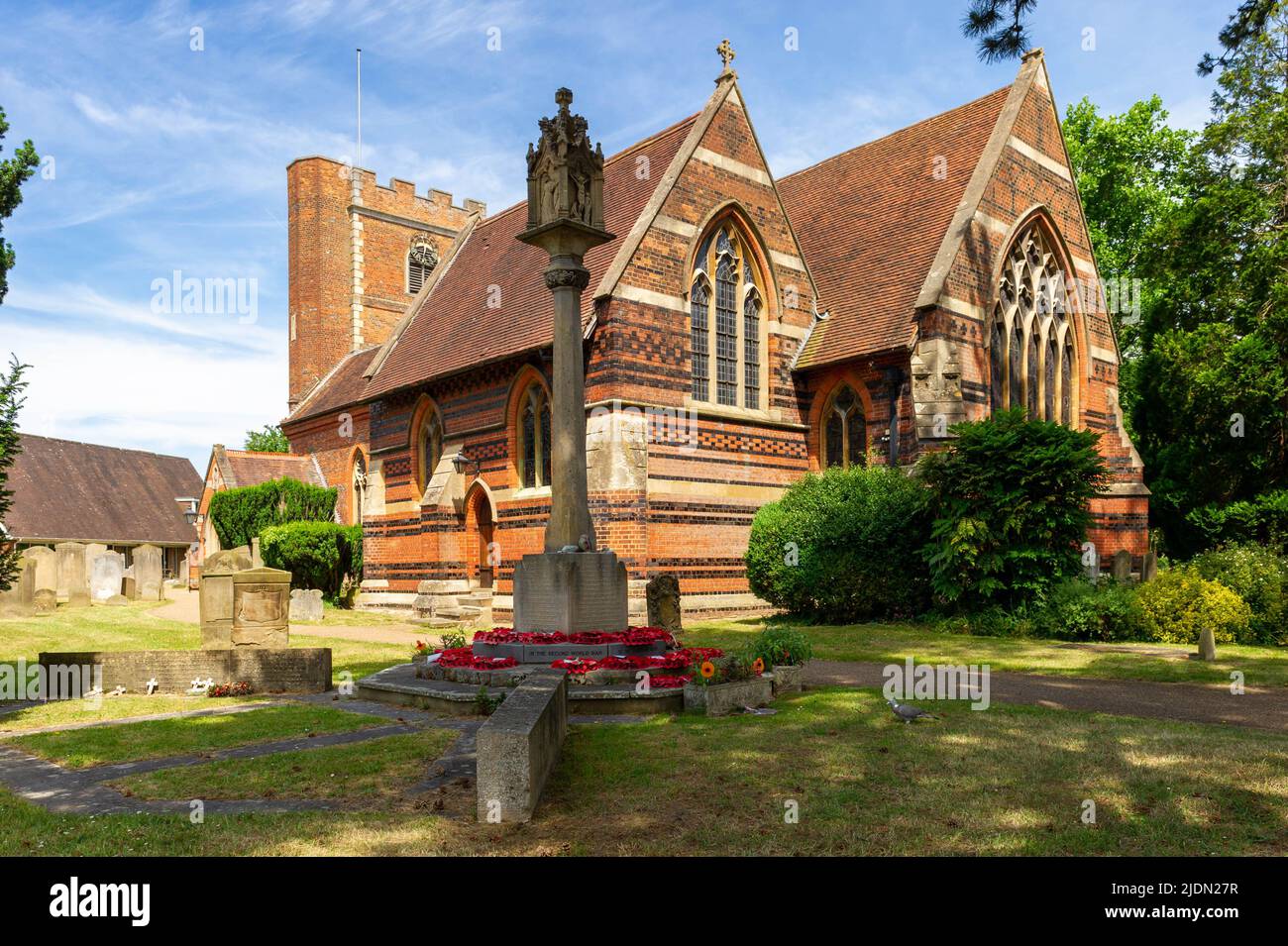 Chalfont St Peter Parish Church an einem sonnigen Tag, Chalfont St Peter, Buckinghamshire, England Stockfoto