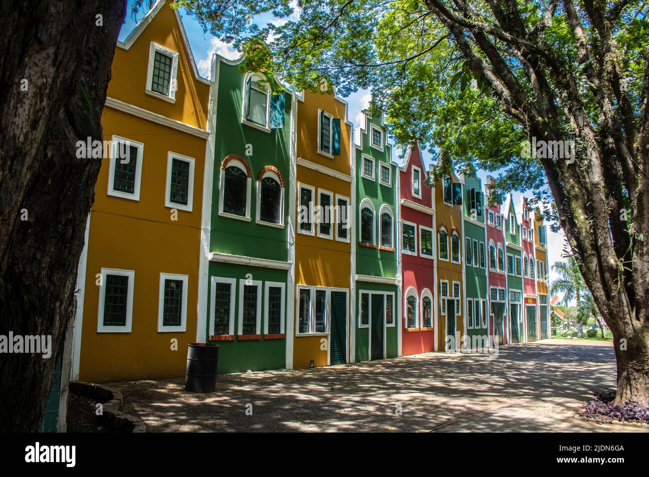 Typisch holländische Gebäude und Häuser auf der Stadt Holambra, ist diese Stadt der wichtigste Blumenproduzent in Brasilien und hat die größte Einwandererkolonie von t Stockfoto