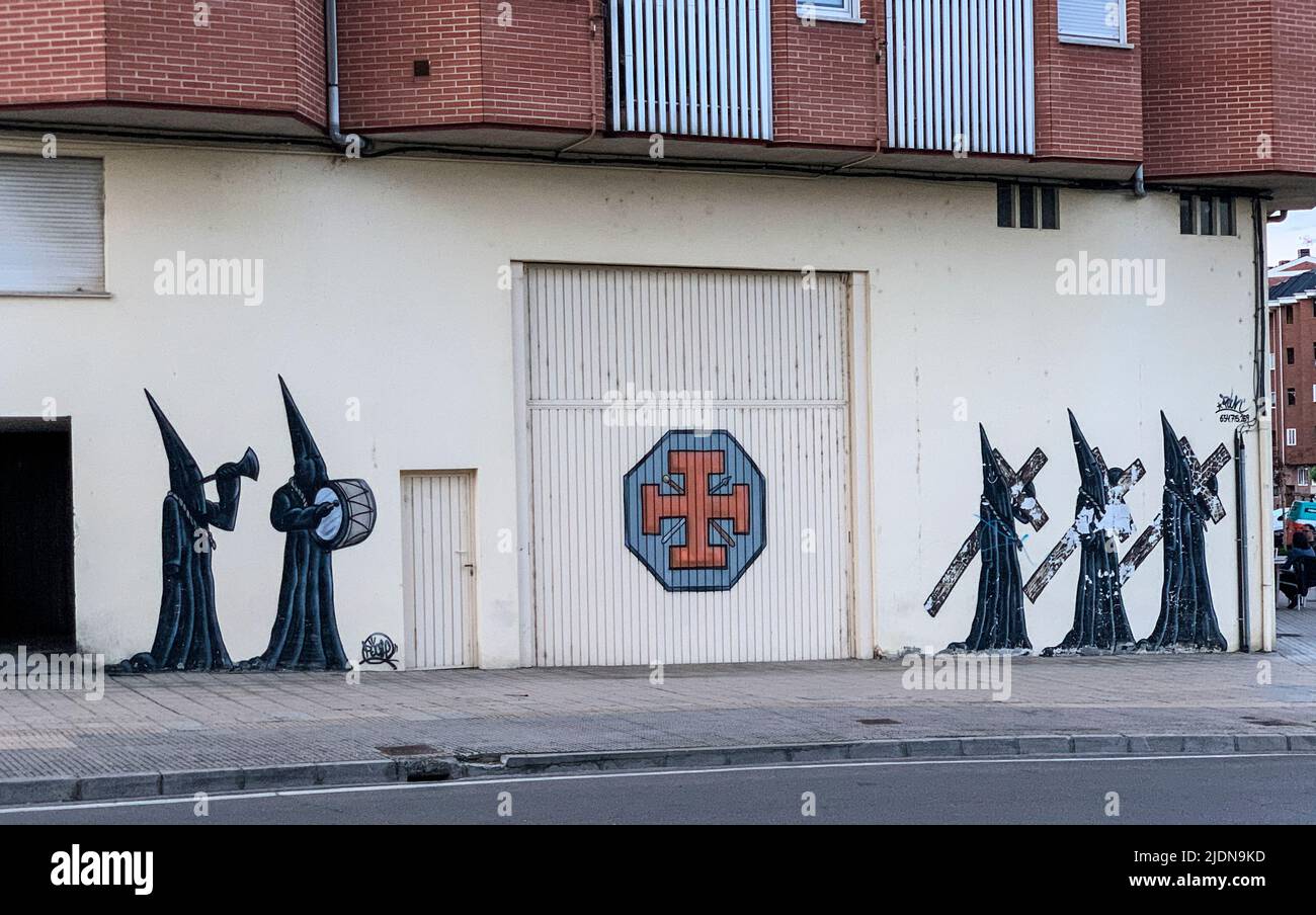 Spanien, Ponferrada, Castilla y Leon. Wandbild Förderung Semana Santa (Karwoche) Feiern. Stockfoto
