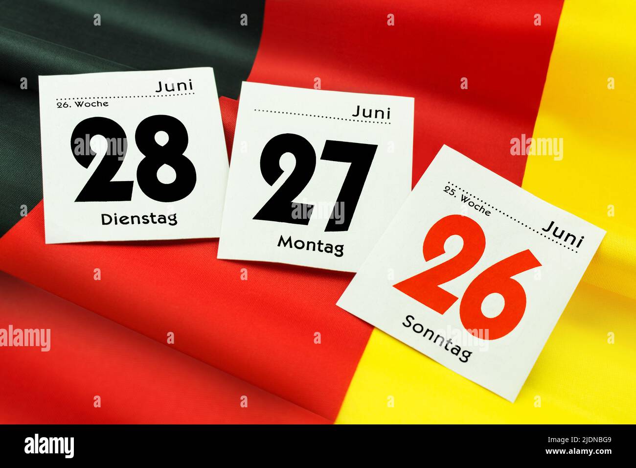 Deutscher Kalender 2022 26. Juni 27, 28 Sonntag, Montag, Dienstag Woche 25, 26 und Flag Stockfoto