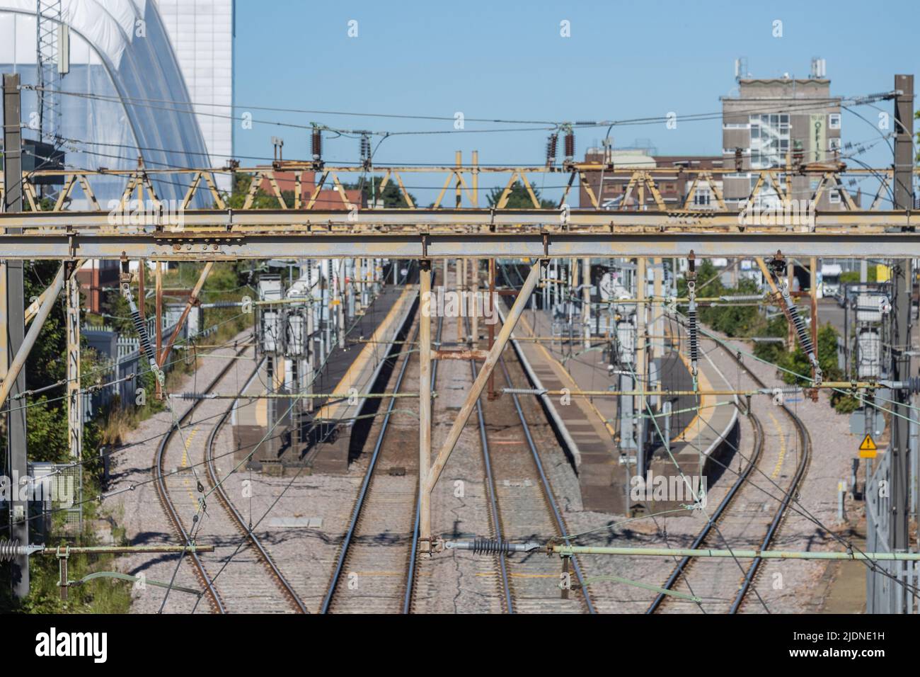 Southend on Sea, Großbritannien. 22.. Juni 2022. Southend Central Station, Teil der Essex Thameside Line und Eigentum von Trenitalia c2c Ltd. Nach einer Abstimmung über Mitglieder der National Union of Rail, Maritime, and Transport Workers (GMT) wird der Bahnhof nun für den zweiten von drei 24-stündigen Streiks über das britische Schienennetz geschlossen. Penelope Barritt/Alamy Live News Stockfoto