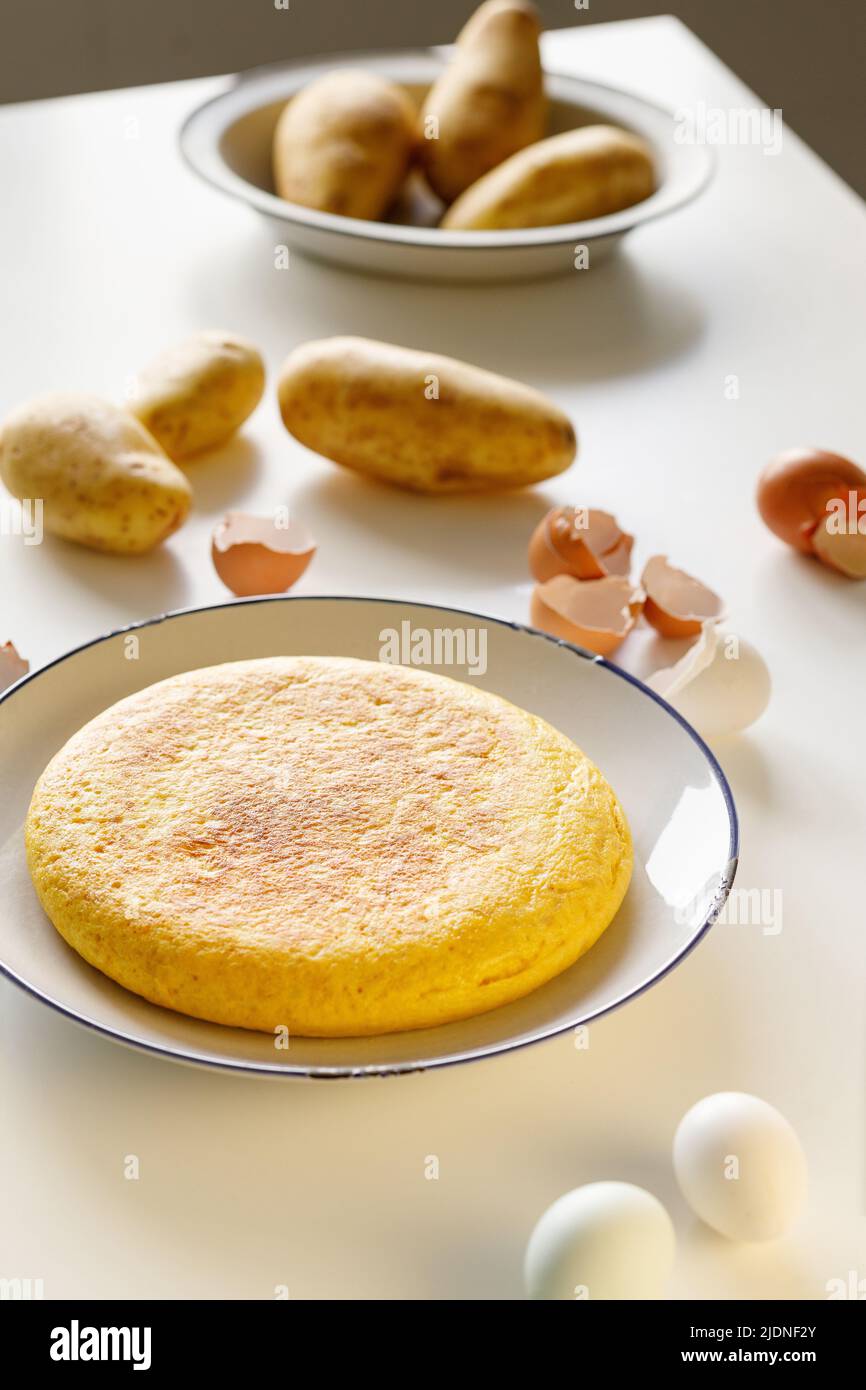 Hausgemachtes spanisches Omelett. Tortilla espanola. Stockfoto