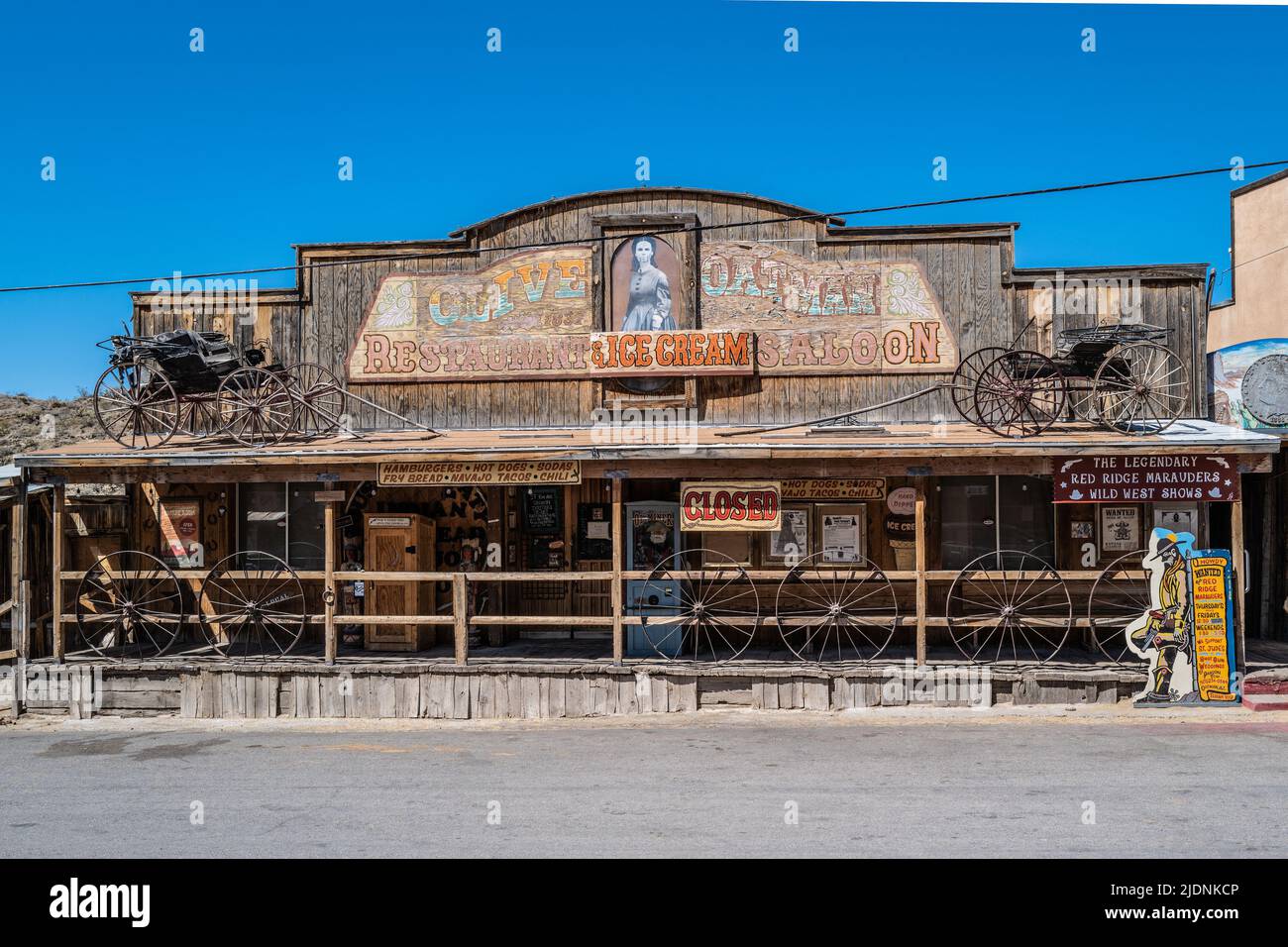 Vintage-Limousine auf der Route 66 in Oatman, Arizona Stockfoto