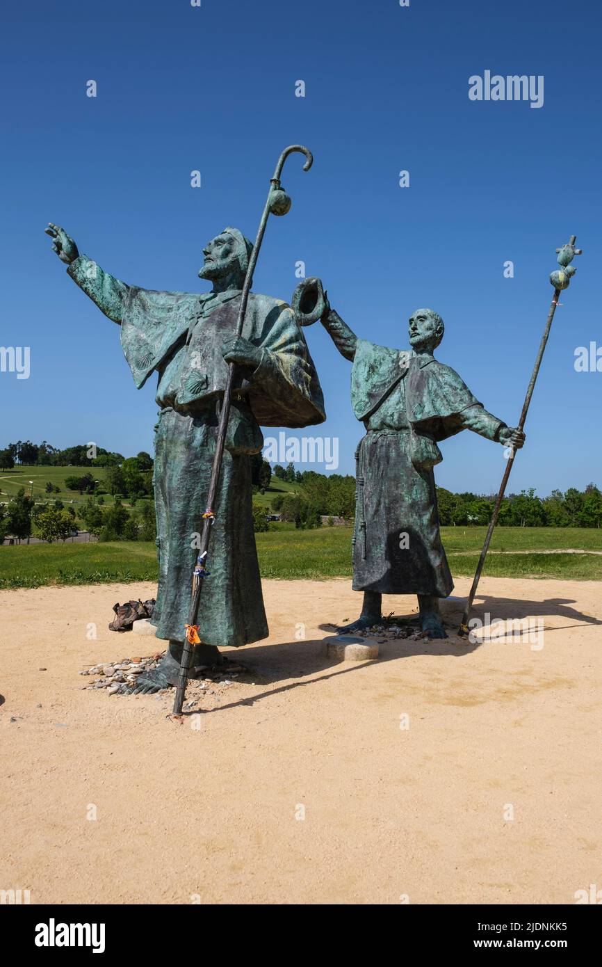 Spanien, Galizien, Monte del Gozo Skulpturen, der Punkt, von dem aus Pilger ihre erste Sicht auf die Kathedrale in Santiago del Compostela erhalten. Stockfoto
