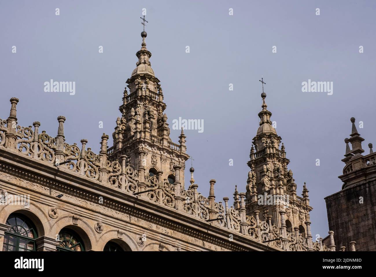 Spanien, Santiago de Compostela, Galicien. Türme der Kathedrale von Santiago de Compostela. Stockfoto