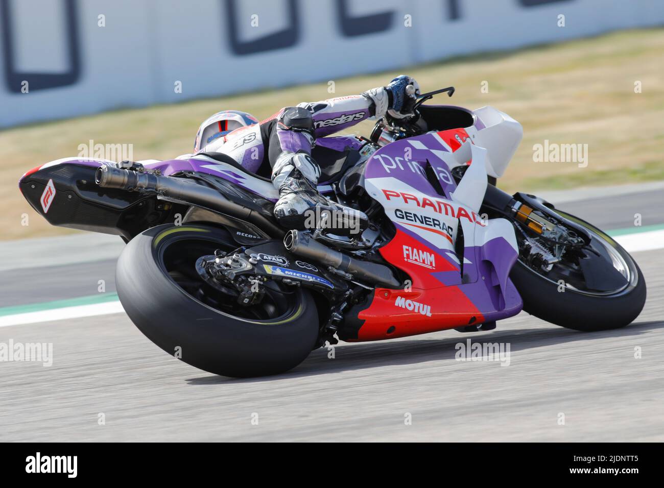 Hohenstein Ernstthal, Deutschland. Juni 19. 2022. MotoGP Liqui Moly Motorrad Grand Prix Deutschland auf dem Sachsenring, Hohenstein-Ernstthal, Deutschland. Im Bild: #89 Jorge Martin (SPA) von Prima Pramac Racing während der Aufwärmphase Stockfoto