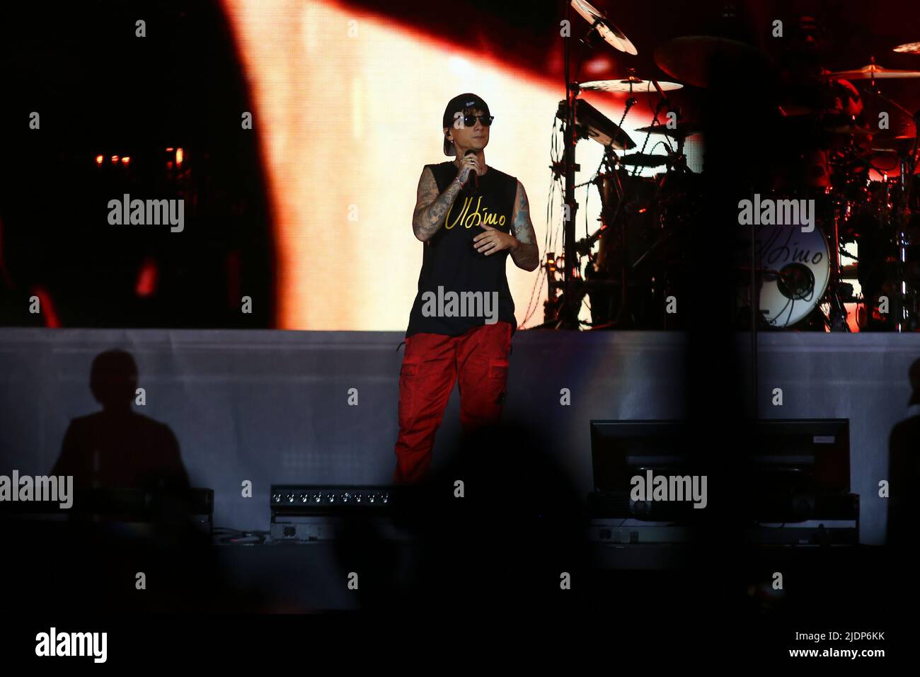 TURIN, ITALIEN - 22. JUNI 2022. Ultimo spielt live auf der Bühne für seine „Ultimo stadi 2022“ Tour am 22. Juni 2022 im Olympiastadion Grande Torino. Bild: Massimiliano Ferraro/Medialys Images/Alamy Live News Bild: Medialys Images von Massimiliano Ferraro/Alamy Live News Stockfoto