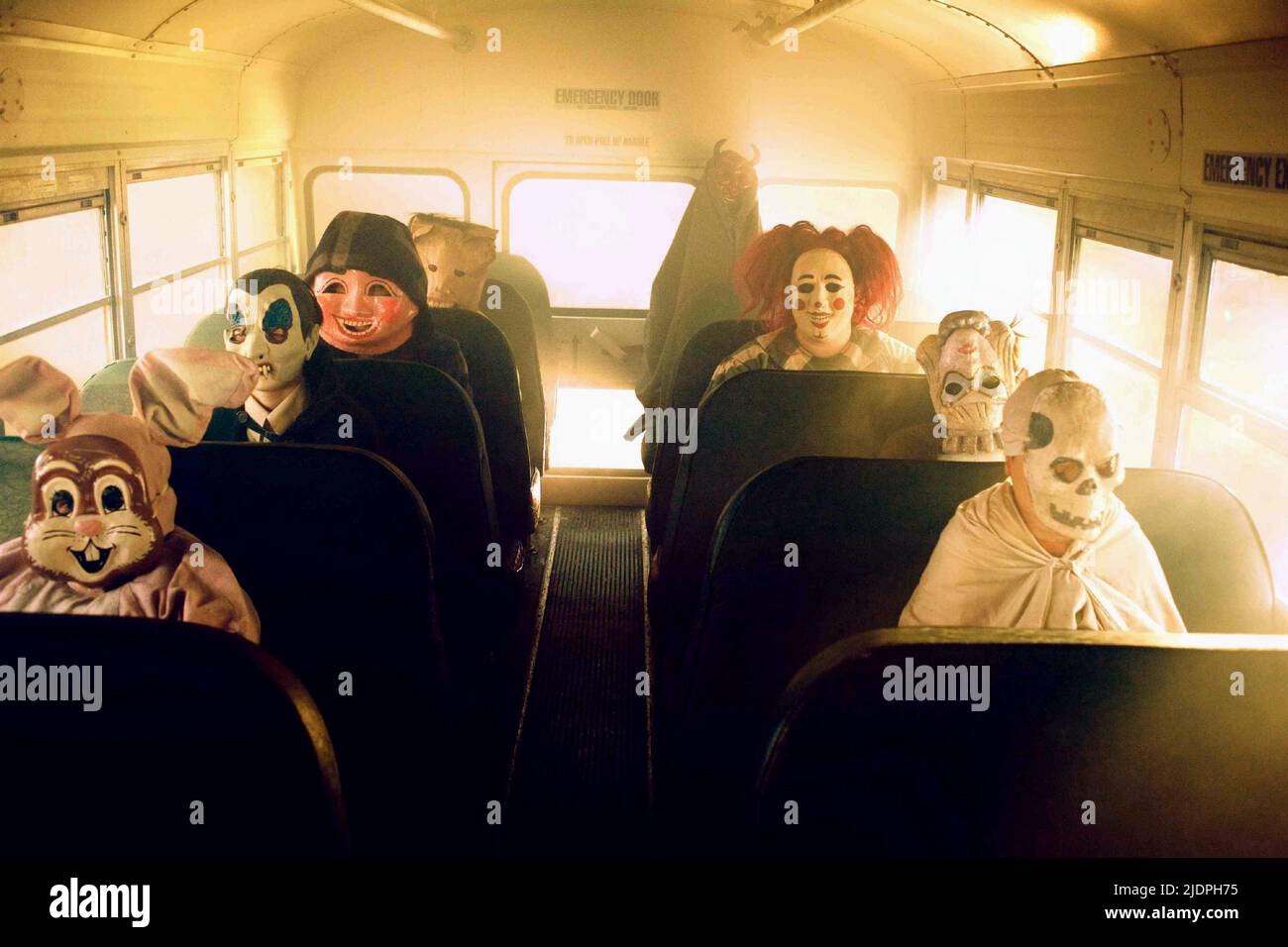 HALLOWEEN KOSTÜMIERTE BUS PASSAGIERE, TRICK 'R LECKERBISSEN, 2007, Stockfoto HALLOWEEN KOSTÜMIERTE BUS PASSAGIERE, TRICK 'R LECKERBISSEN, 2007, Stockfoto