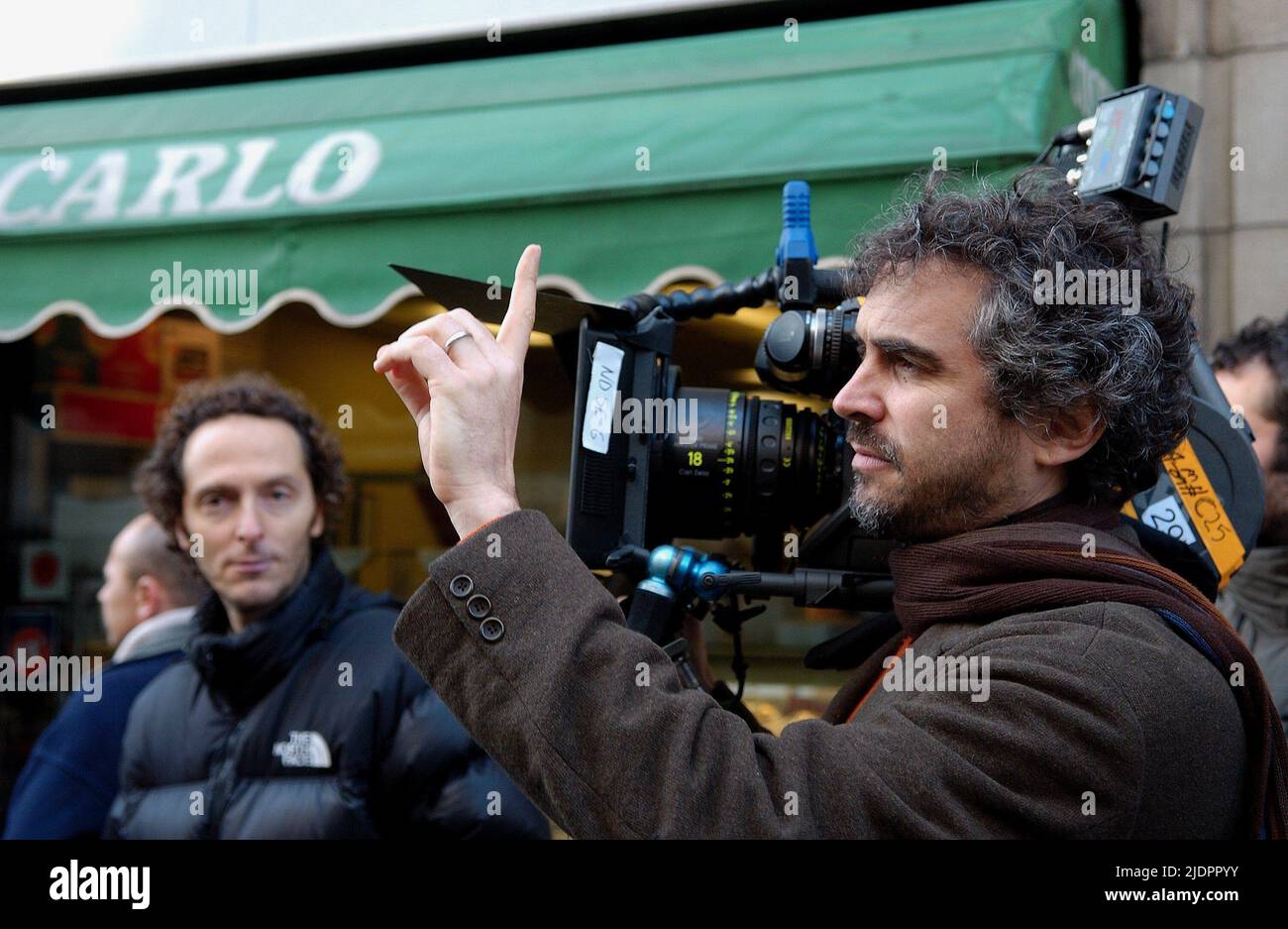 ALFONSO CUARON, KINDER VON MÄNNERN, 2006, Stockfoto